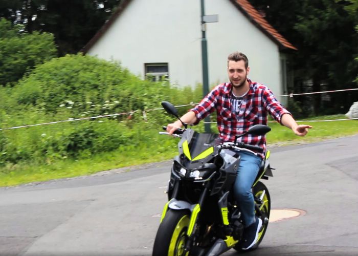 Oliver Auf Motorrad